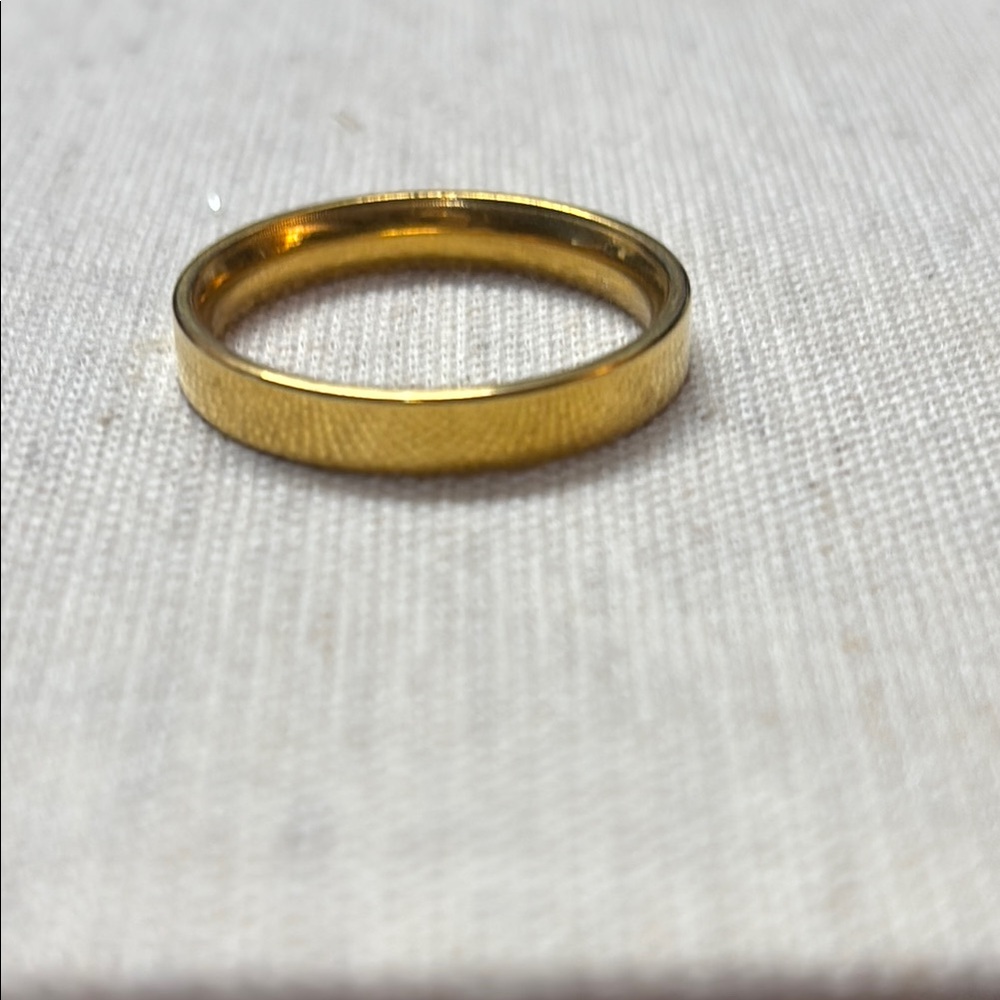 Gold tone stainless steel ring